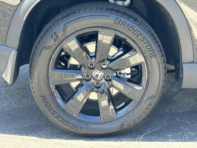 new 2025 Honda Pilot car, priced at $56,075