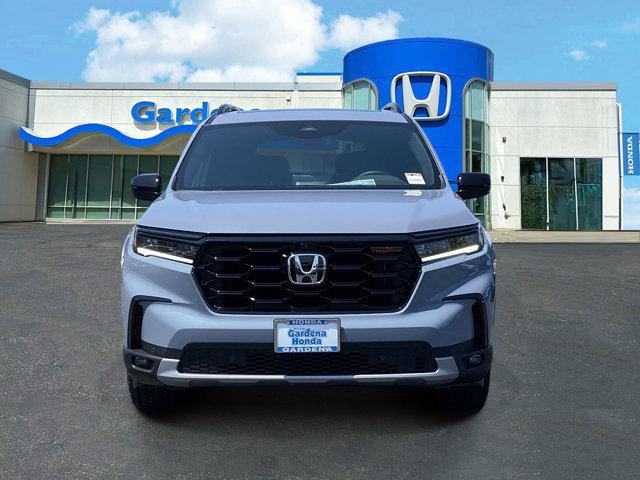 new 2025 Honda Pilot car, priced at $51,350