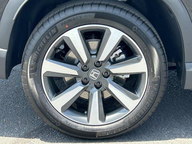 new 2025 Honda Pilot car, priced at $48,995