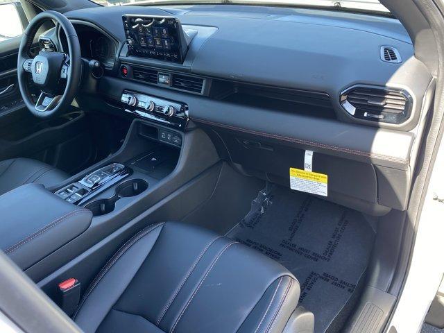 new 2025 Honda Pilot car, priced at $51,830