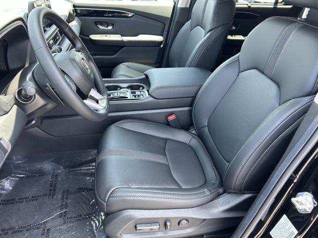 new 2025 Honda Pilot car, priced at $48,950