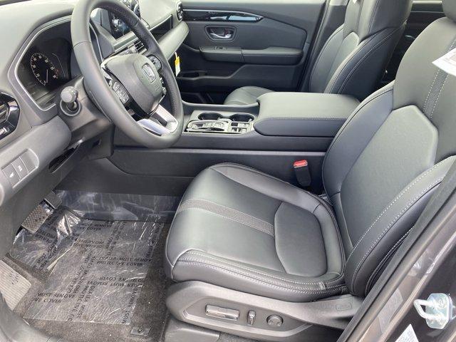 new 2025 Honda Pilot car, priced at $45,725