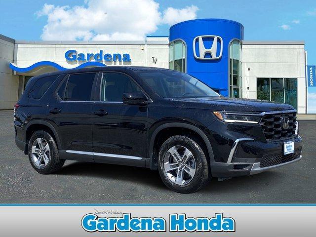 new 2025 Honda Pilot car, priced at $45,680