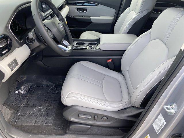 new 2025 Honda Pilot car, priced at $51,095