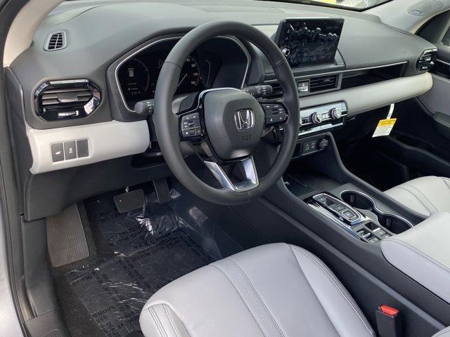 new 2025 Honda Pilot car, priced at $51,095