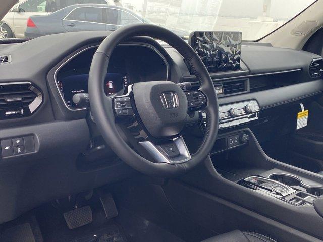 new 2025 Honda Pilot car, priced at $54,575