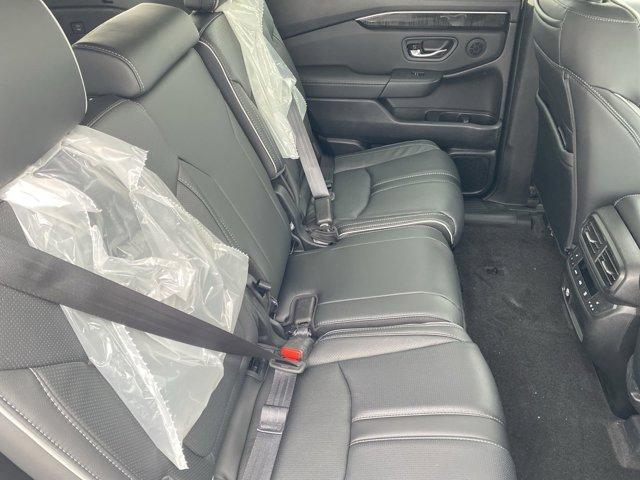 new 2025 Honda Pilot car, priced at $54,575