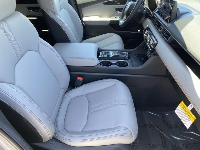 new 2025 Honda Pilot car, priced at $50,895