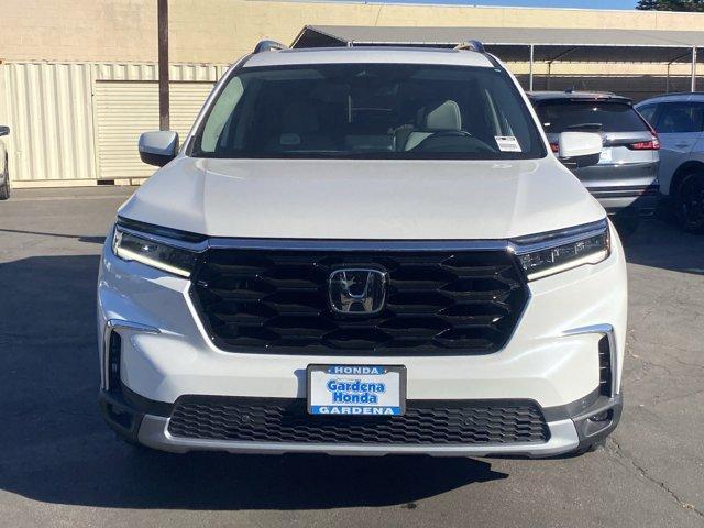 new 2025 Honda Pilot car, priced at $53,650