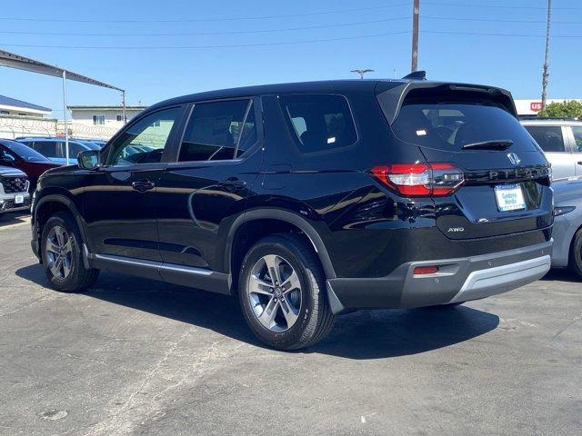 new 2025 Honda Pilot car, priced at $47,050