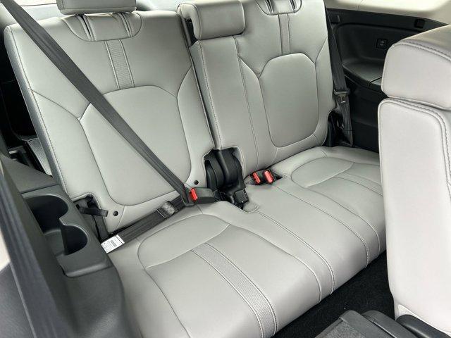 new 2025 Honda Pilot car, priced at $48,950