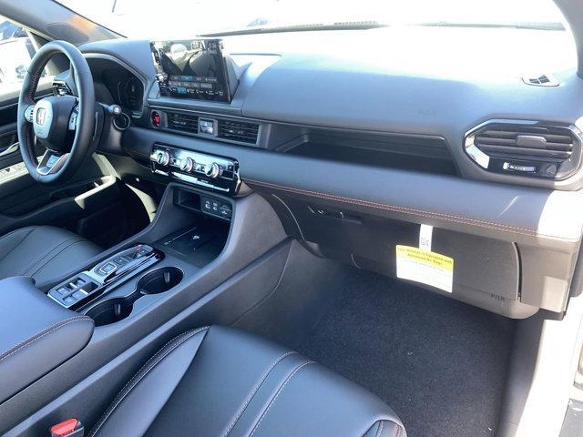 new 2025 Honda Pilot car, priced at $51,350