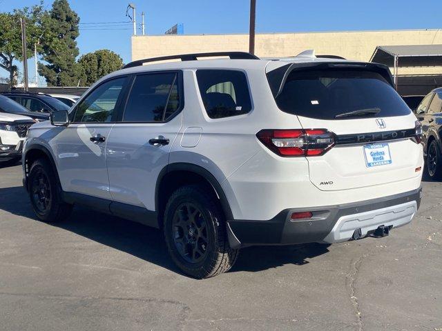 new 2025 Honda Pilot car, priced at $51,555