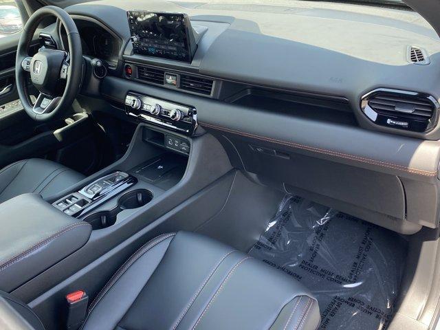 new 2025 Honda Pilot car, priced at $51,830