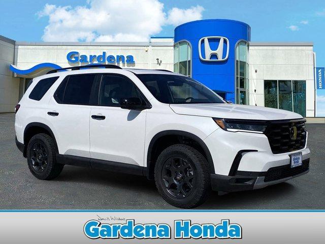 new 2025 Honda Pilot car, priced at $51,350