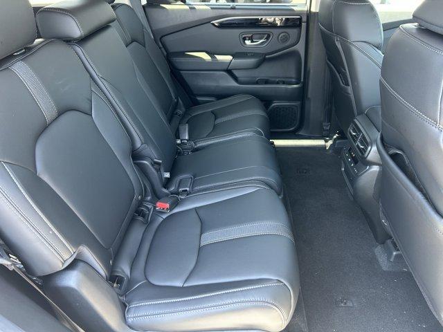 new 2025 Honda Pilot car, priced at $49,405