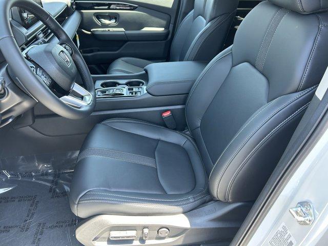 new 2025 Honda Pilot car, priced at $49,405