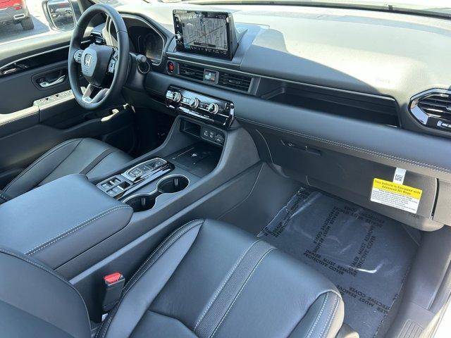 new 2025 Honda Pilot car, priced at $49,405