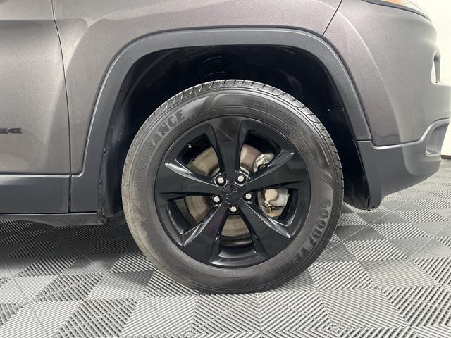 used 2018 Jeep Cherokee car, priced at $20,530