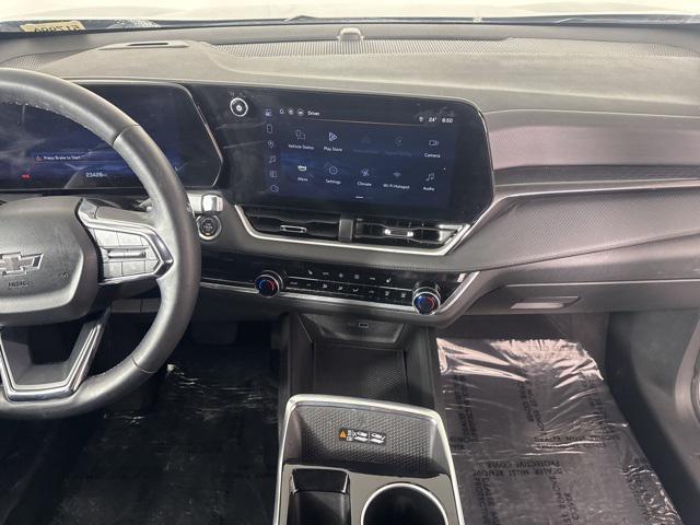 used 2025 Chevrolet Equinox car, priced at $29,087