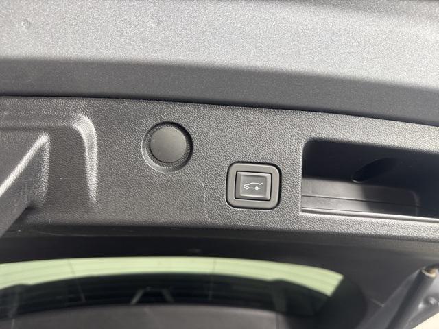 used 2025 Chevrolet Equinox car, priced at $29,087