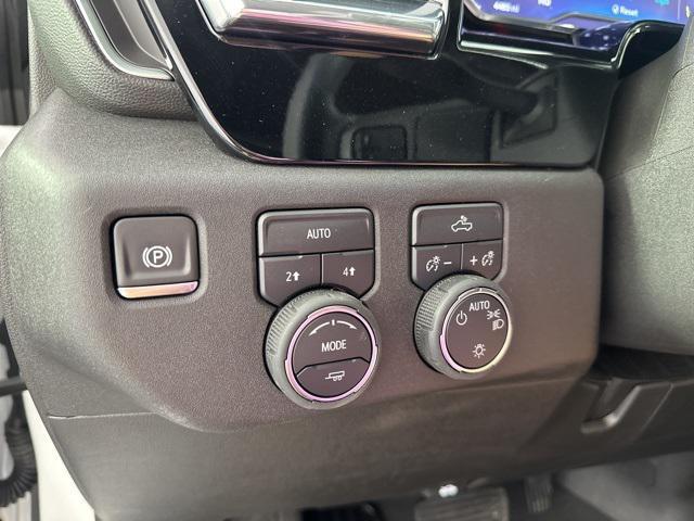 new 2025 Chevrolet Silverado 1500 car, priced at $45,631