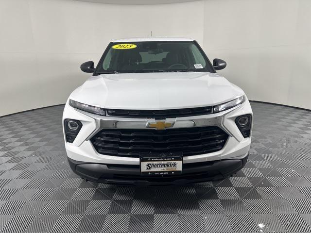 new 2025 Chevrolet TrailBlazer car, priced at $27,285