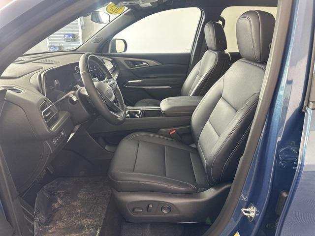new 2025 Chevrolet Traverse car, priced at $51,915