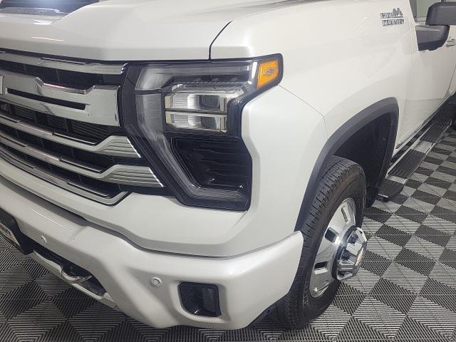 used 2025 Chevrolet Silverado 3500 car, priced at $81,987