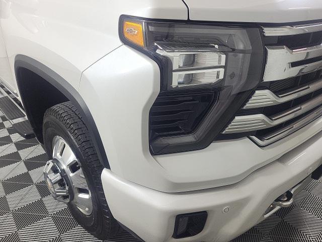 used 2025 Chevrolet Silverado 3500 car, priced at $81,987