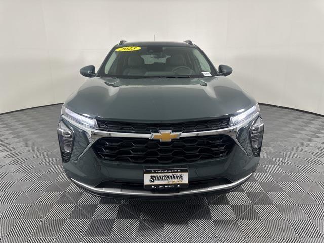 new 2025 Chevrolet Trax car, priced at $25,784