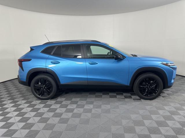 new 2025 Chevrolet Trax car, priced at $27,720