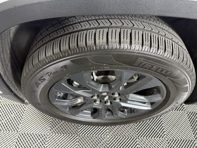 used 2021 Chevrolet Traverse car, priced at $22,823