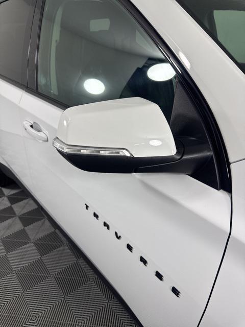 used 2021 Chevrolet Traverse car, priced at $23,901