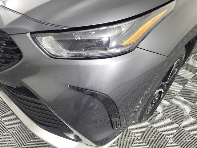 used 2022 Toyota Highlander car, priced at $32,952