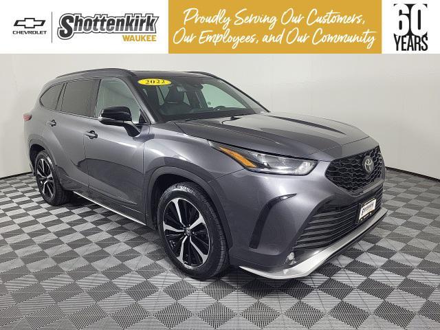 used 2022 Toyota Highlander car, priced at $32,952