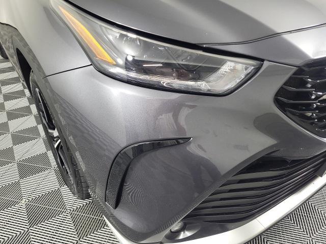 used 2022 Toyota Highlander car, priced at $32,952
