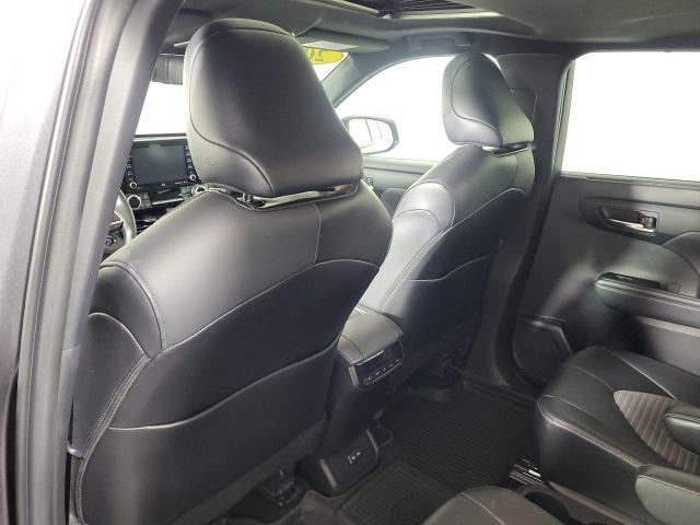 used 2022 Toyota Highlander car, priced at $32,952