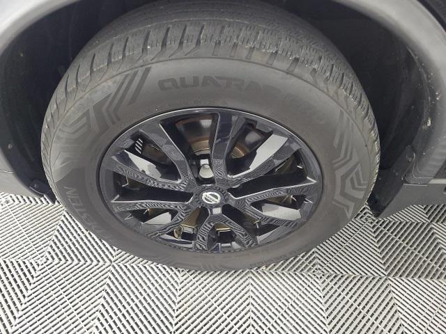 used 2018 Nissan Rogue car, priced at $15,227