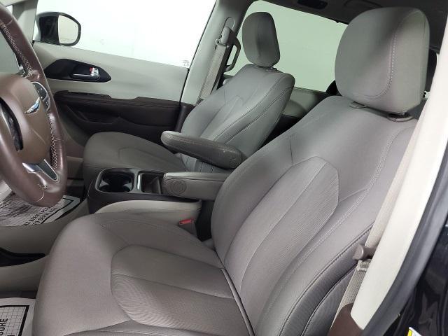 used 2021 Chrysler Pacifica Hybrid car, priced at $23,247