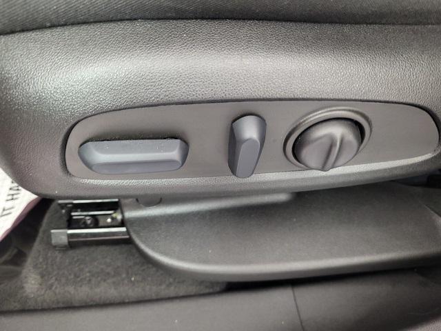 used 2022 Chevrolet Equinox car, priced at $25,874