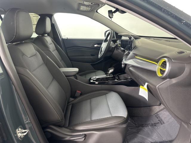 new 2025 Chevrolet Trax car, priced at $25,485