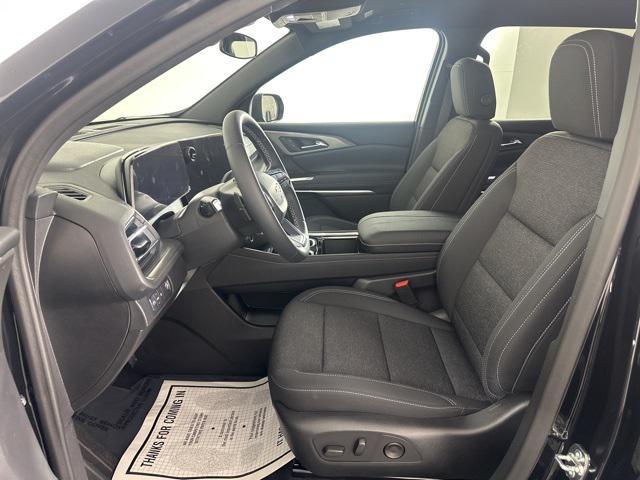 new 2025 Chevrolet Traverse car, priced at $42,994