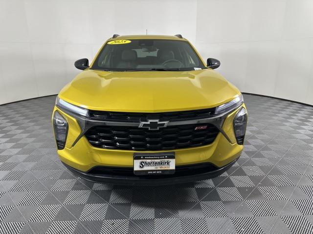 new 2025 Chevrolet Trax car, priced at $28,279