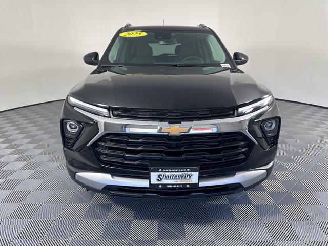 new 2025 Chevrolet TrailBlazer car, priced at $28,080