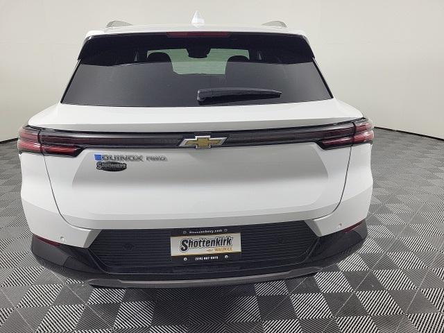 new 2025 Chevrolet Equinox EV car, priced at $45,890