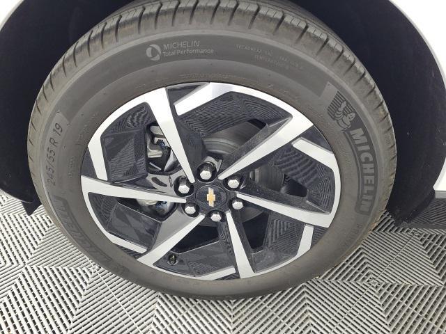 new 2025 Chevrolet Equinox EV car, priced at $45,890