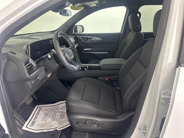 new 2025 Chevrolet Traverse car, priced at $50,915