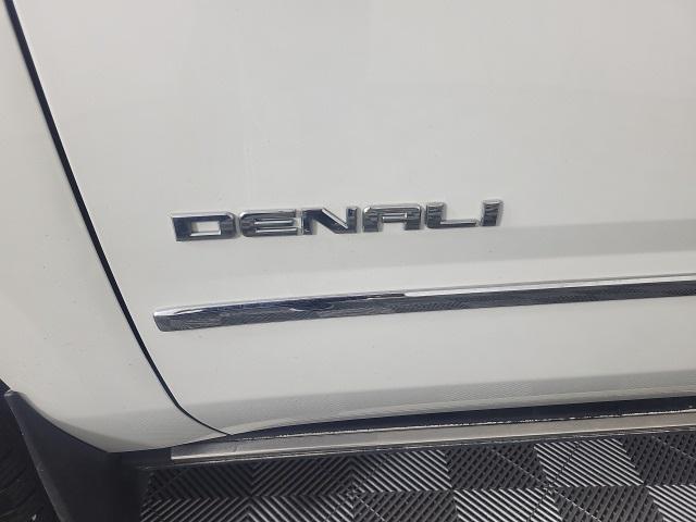 used 2016 GMC Yukon car, priced at $19,989