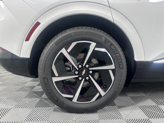 new 2025 Chevrolet Equinox EV car, priced at $41,090
